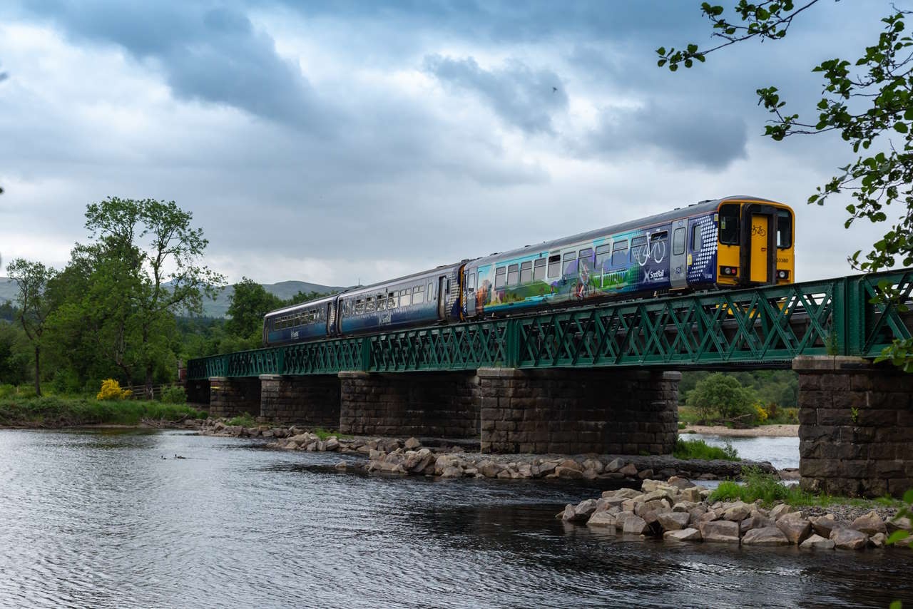 train.jpg