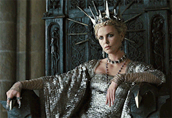 tumblr_privsxAyvf1sb2hm8o4_250.gif