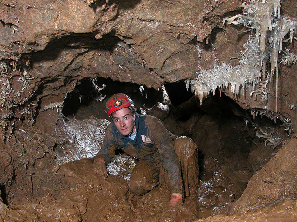 Caving2.jpg